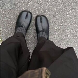 Rabosey Black Tabi Ballet Flats